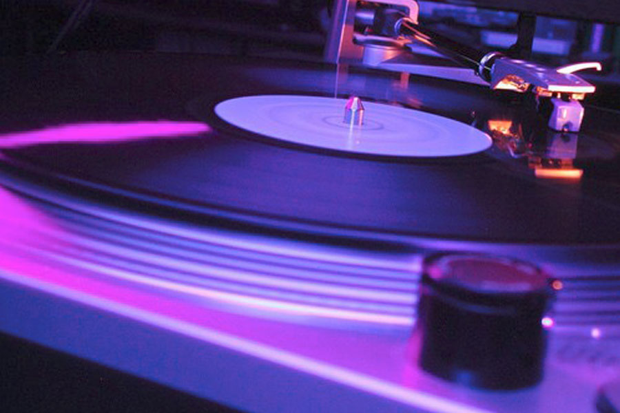 DJ Pley : DJ a Vannes et dans le Morbihan pour cérémonie privée, mariage et évènements d'entreprises